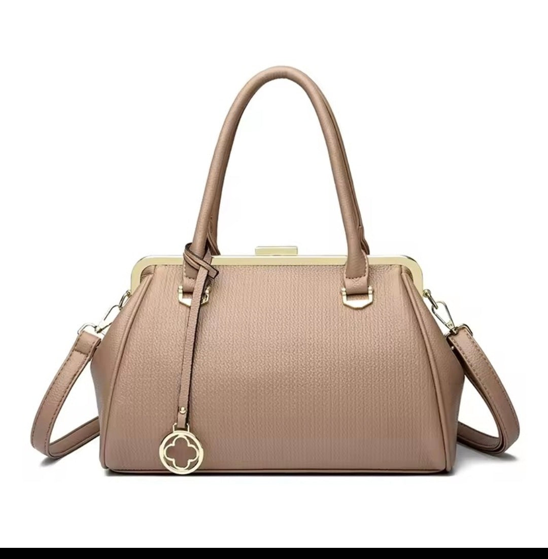 Luxury Soft Leather Large Capacity Tote Shoulder & Crossbody Bag with Metal Buckle – Designer Women’s Commuter Handbag