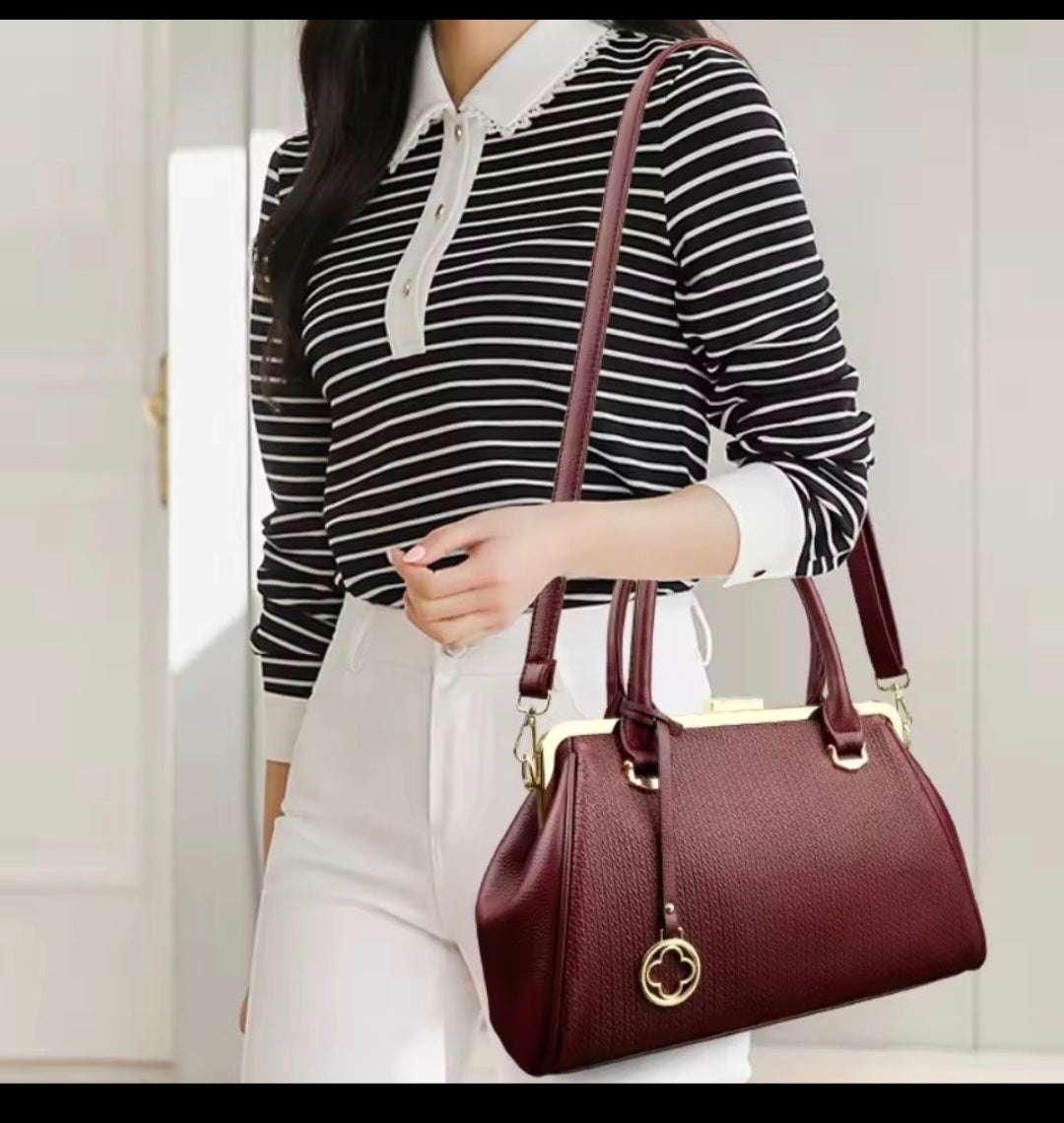 Luxury Soft Leather Large Capacity Tote Shoulder & Crossbody Bag with Metal Buckle – Designer Women’s Commuter Handbag