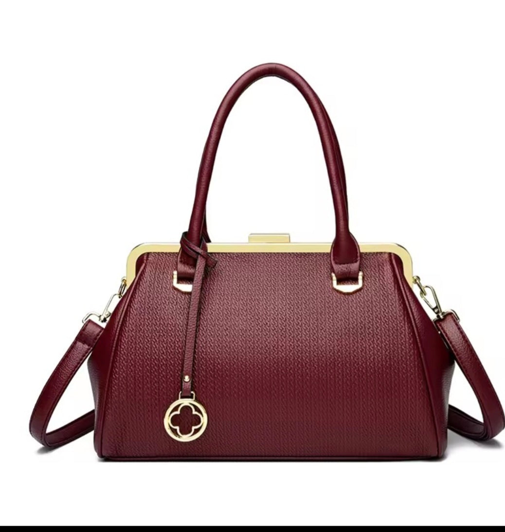 Luxury Soft Leather Large Capacity Tote Shoulder & Crossbody Bag with Metal Buckle – Designer Women’s Commuter Handbag