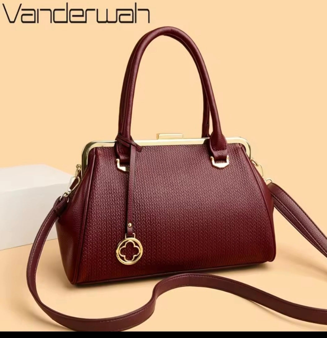 Luxury Soft Leather Large Capacity Tote Shoulder & Crossbody Bag with Metal Buckle – Designer Women’s Commuter Handbag